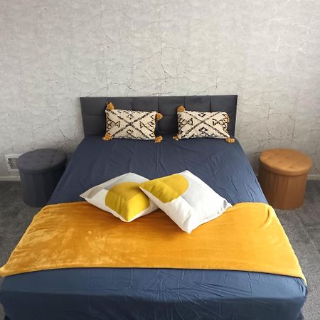 2 Bed Apartment ホワイトフィールド エクステリア 写真