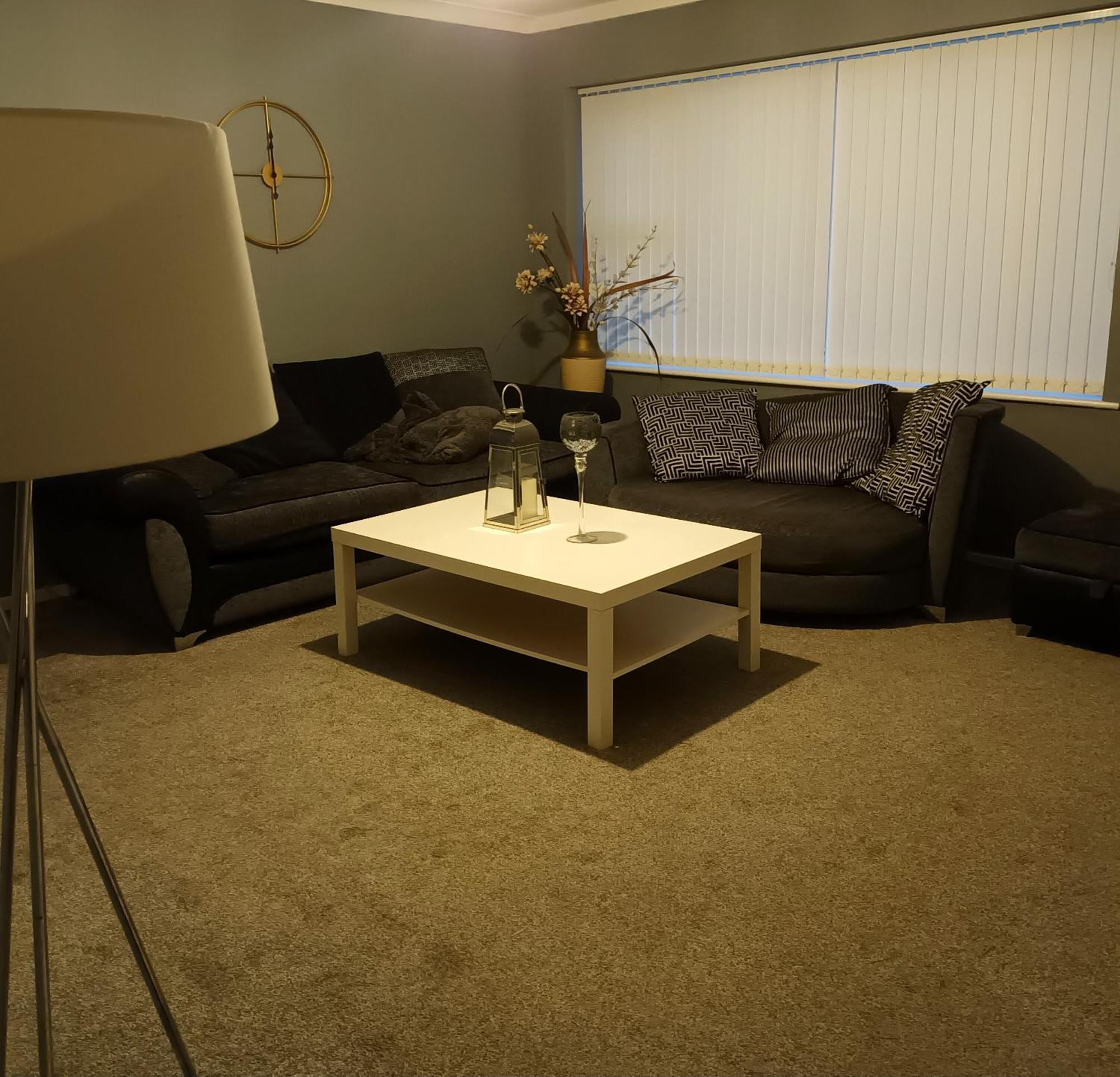 2 Bed Apartment ホワイトフィールド エクステリア 写真